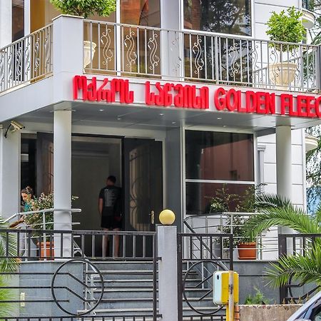 Golden Fleece Hotel อูเรคี ภายนอก รูปภาพ