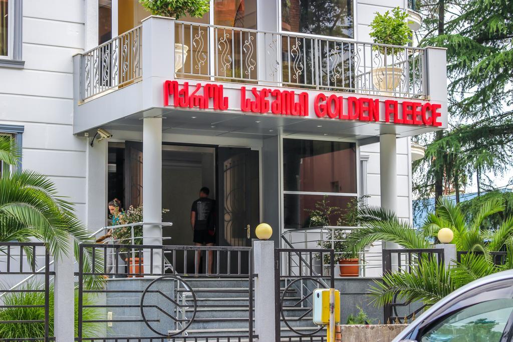 Golden Fleece Hotel อูเรคี ภายนอก รูปภาพ
